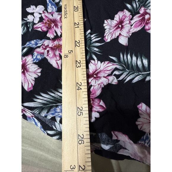 Free Planet Men’s Button Down Floral Shirt Size Medium Blue Pink Hawaiian Cotton - Picture 6 of 7